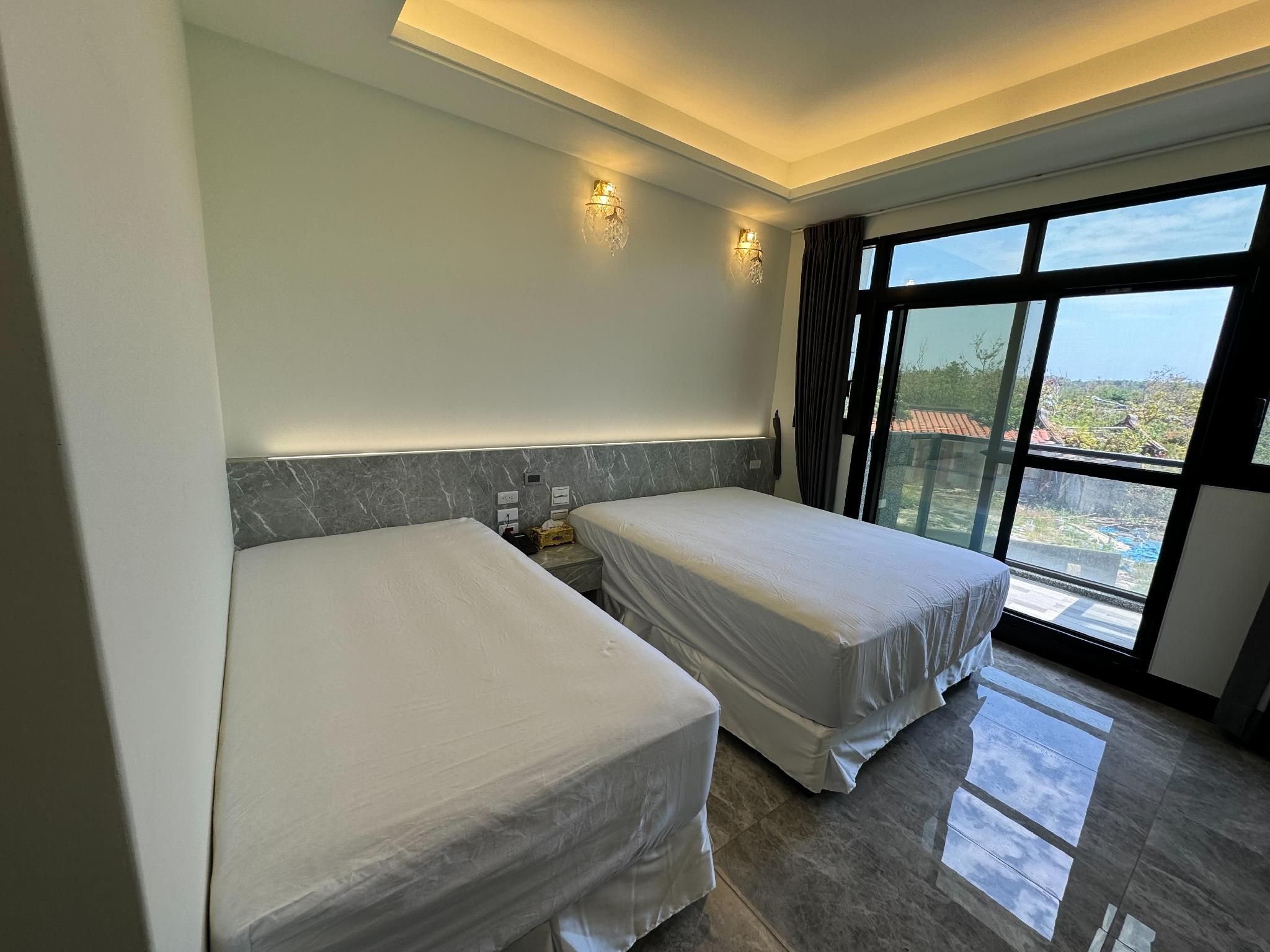 L.L. Hotel(琉璃海景渡假飯店) Accessible, 1 Queen Bed