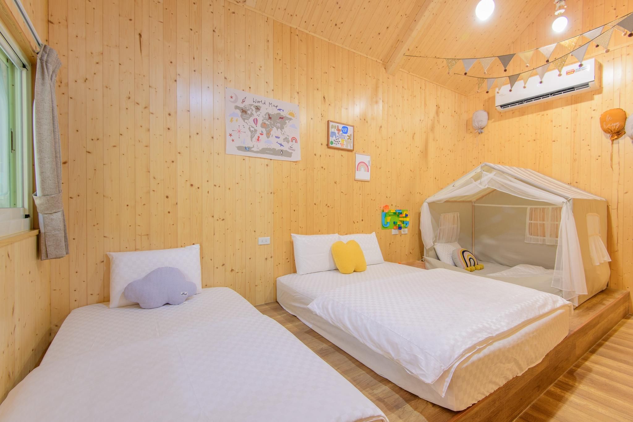 Little Lost Family Superior 2