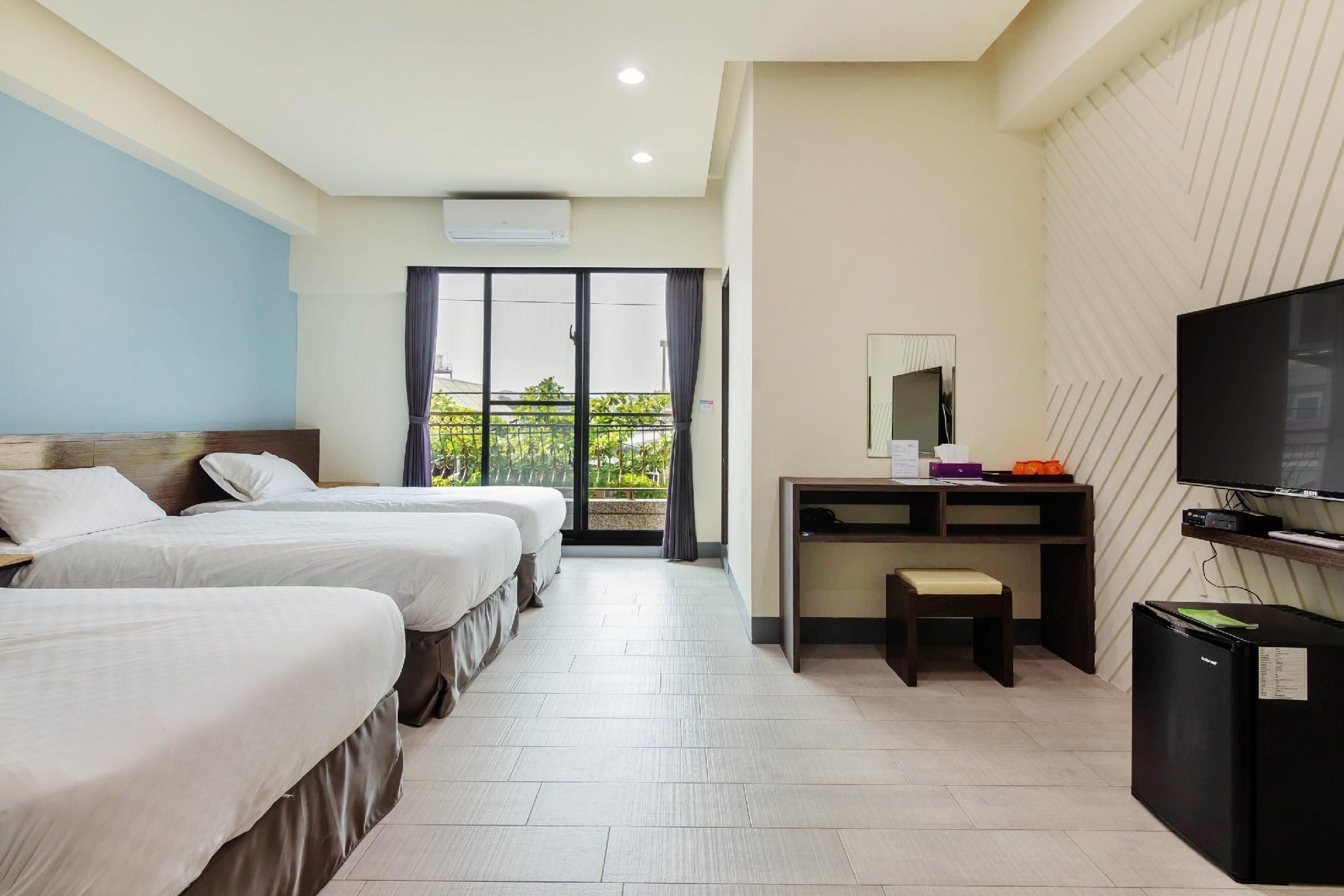Deluxe Family Room with Balcony