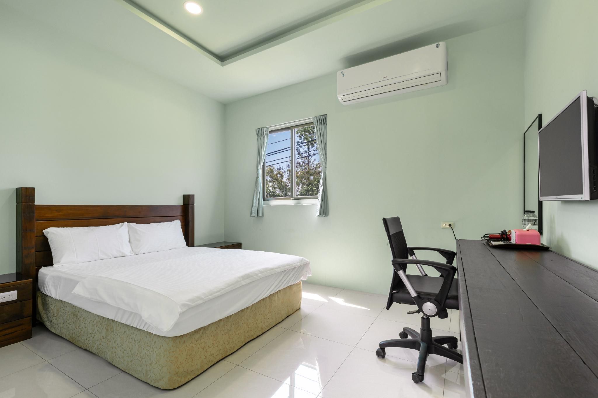 86 Highland Double - Garden View