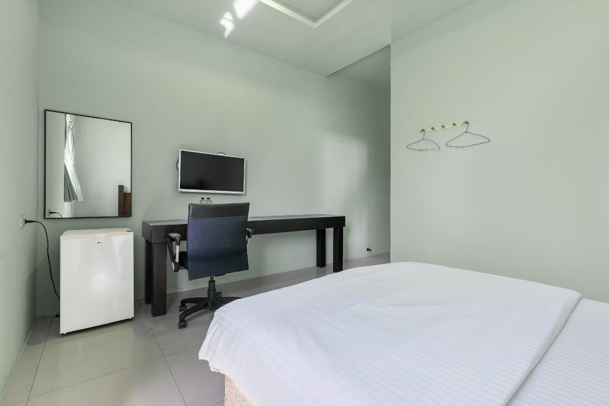 86 Highland Double - Garden View 3