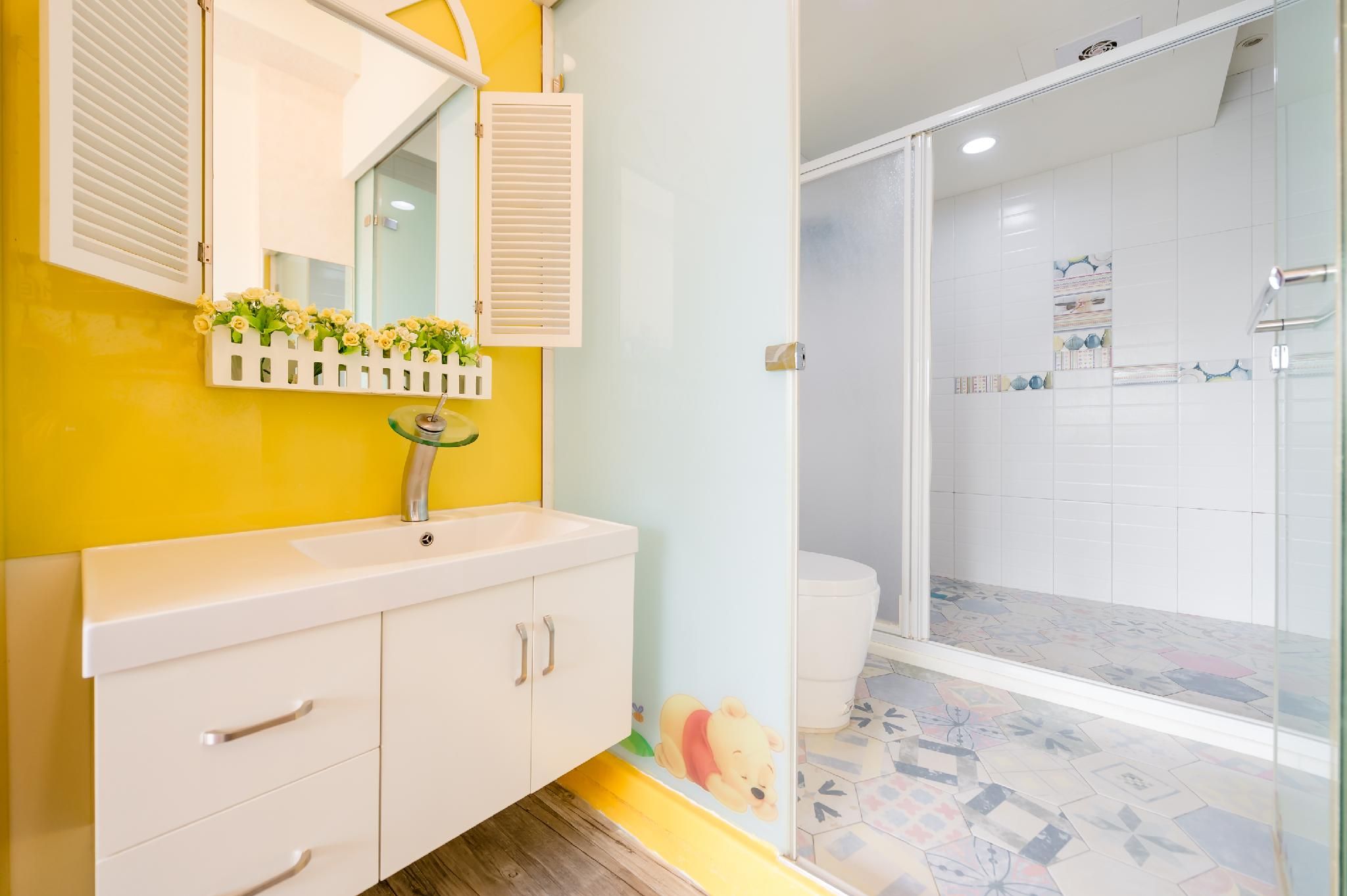 Happiness Pink B&B Family Room with Sea View 2