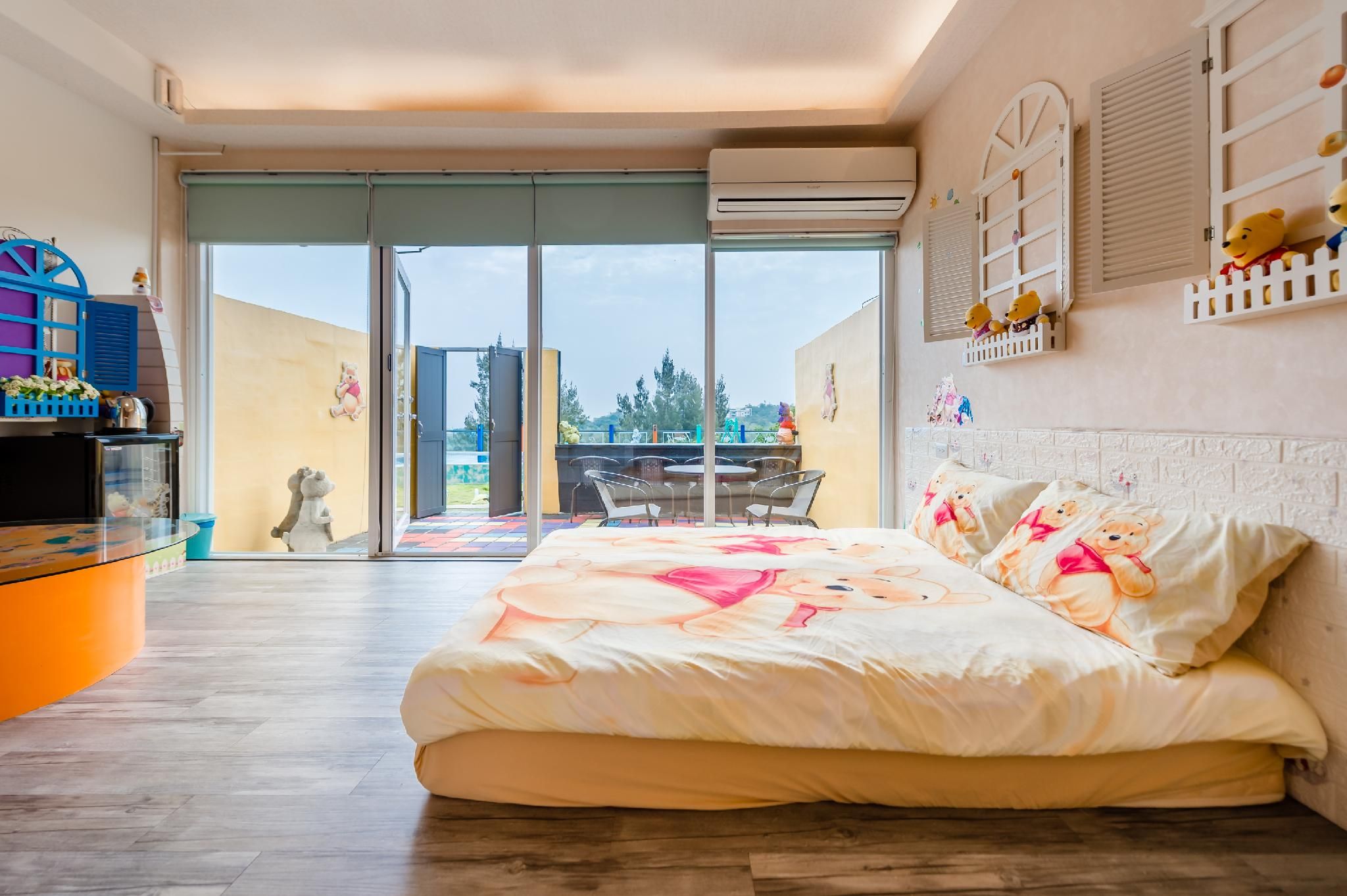 Happiness Pink B&B Family Room with Sea View