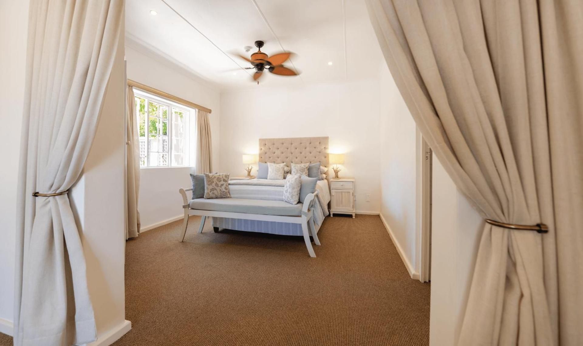 Family Room with Garden View