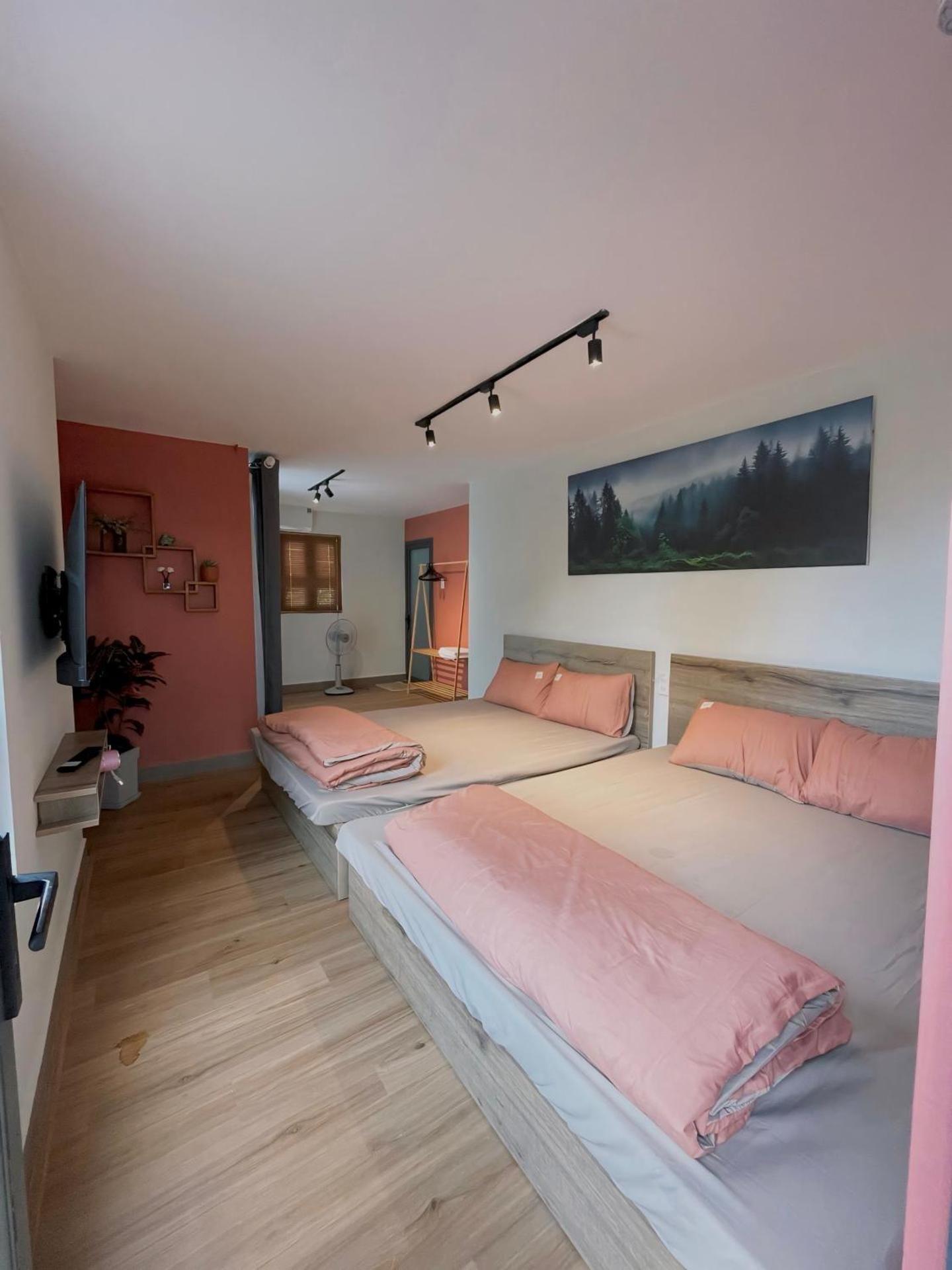 Lanh's Homestay Quadruple Room with Balcony