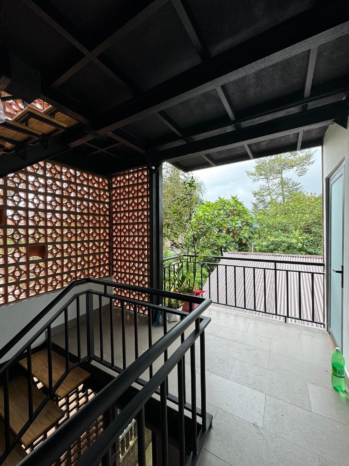 Lanh's Homestay Balcony Family Room 2