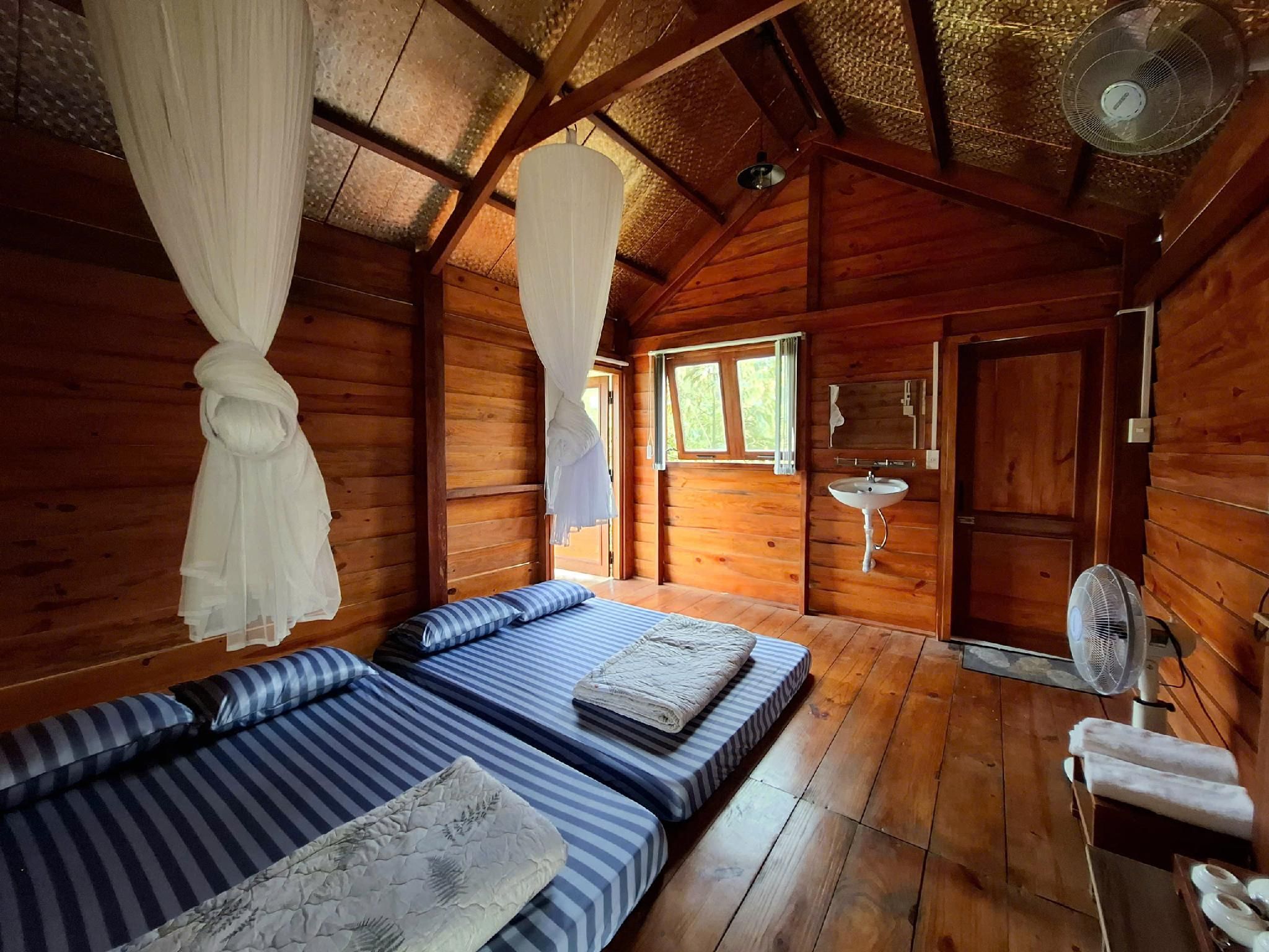 B'lao Corner Homestay Quad Garden Suite