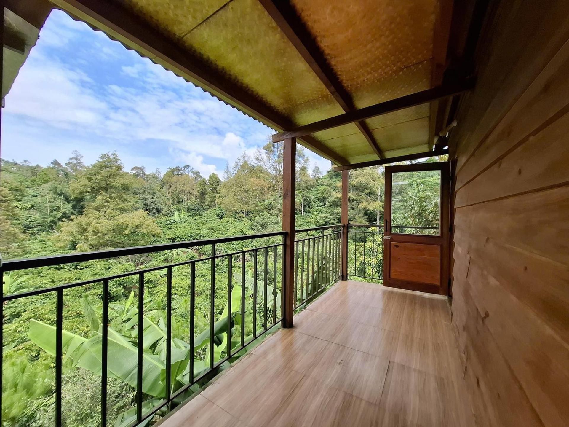 B'lao Corner Homestay Quad Garden Suite 2