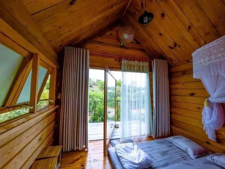 B'lao Corner Homestay Deluxe Double Room with Extra Bed 2