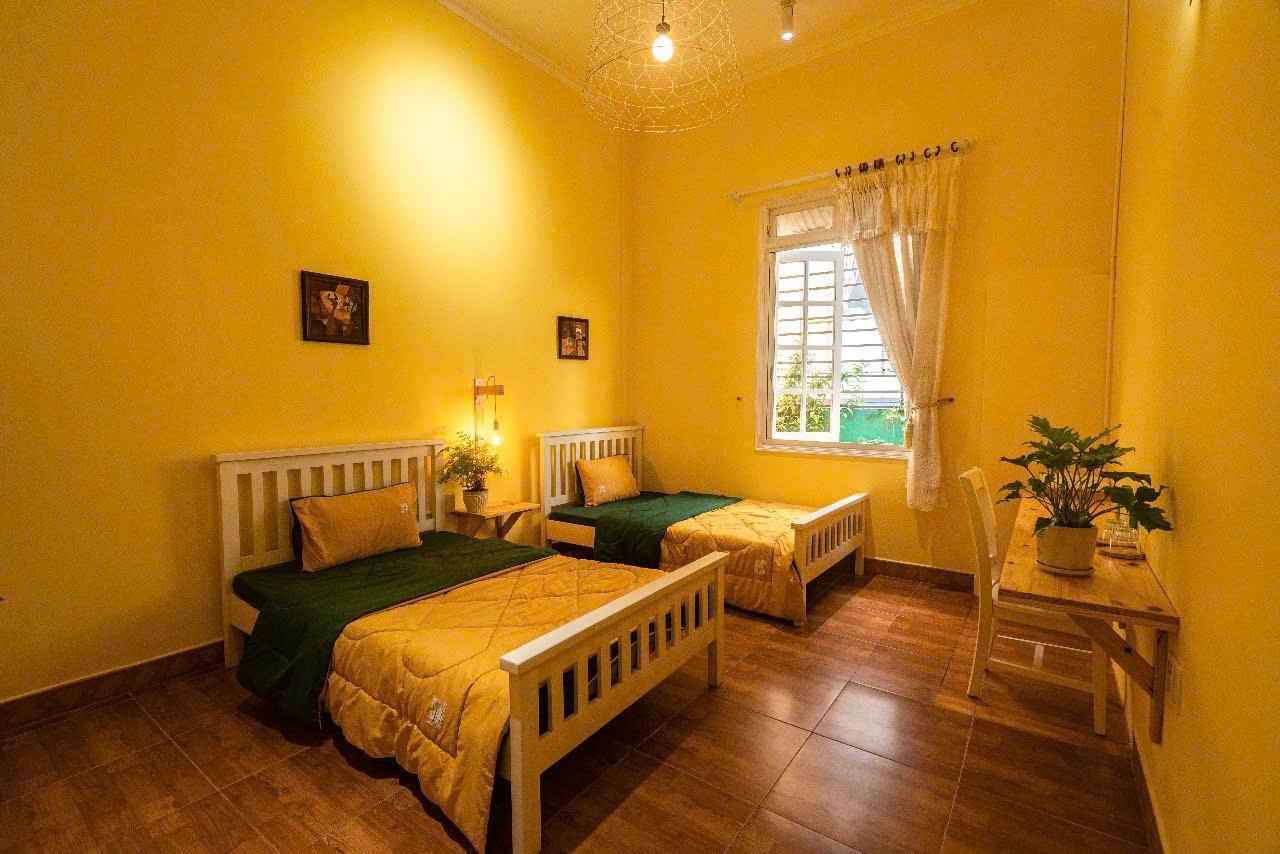 Villa 5 Bedroom with Living Room - Entire Private Homestay
