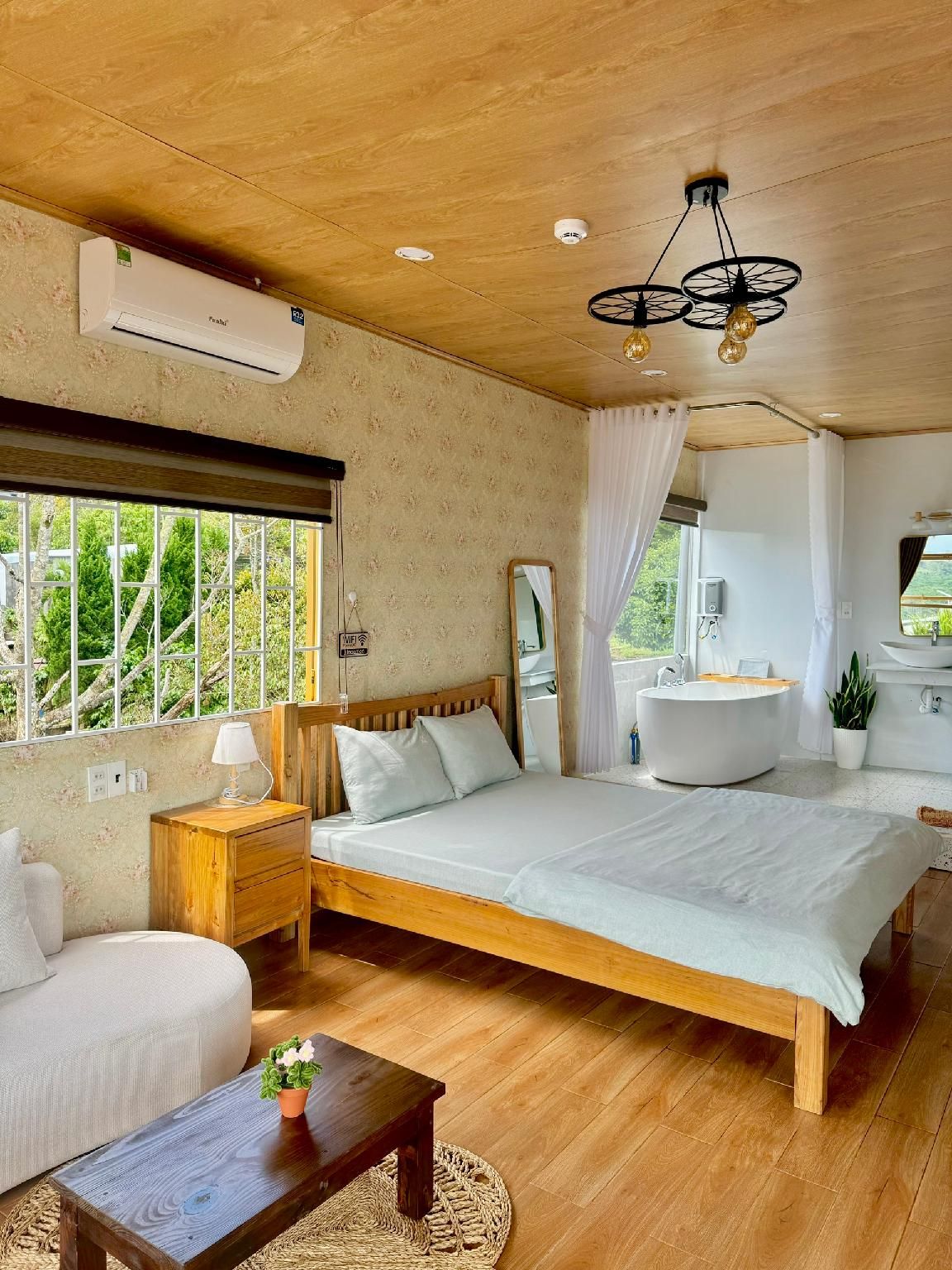 King Bedroom Suite Garden View High Floor
