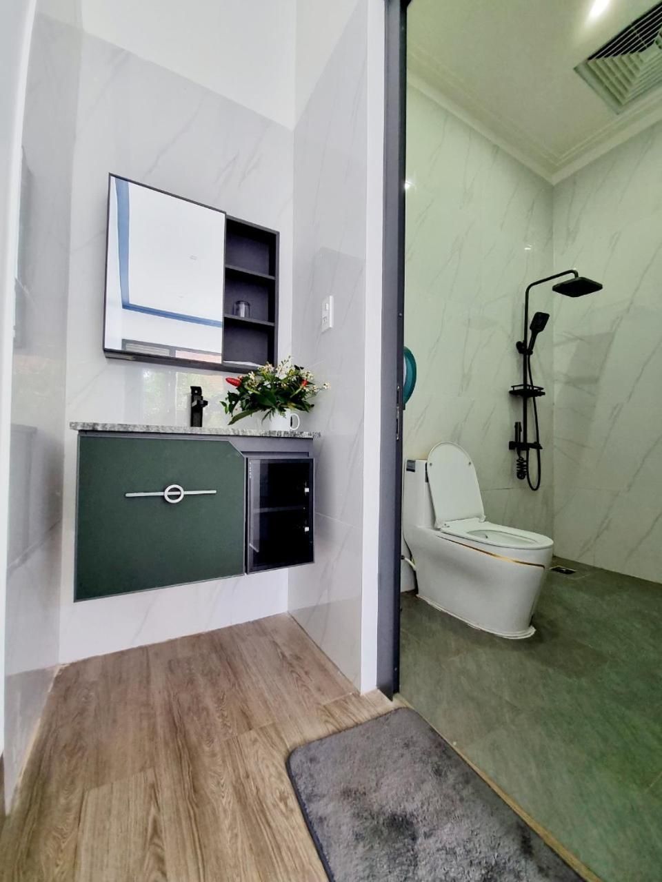 Family Room with Garden View