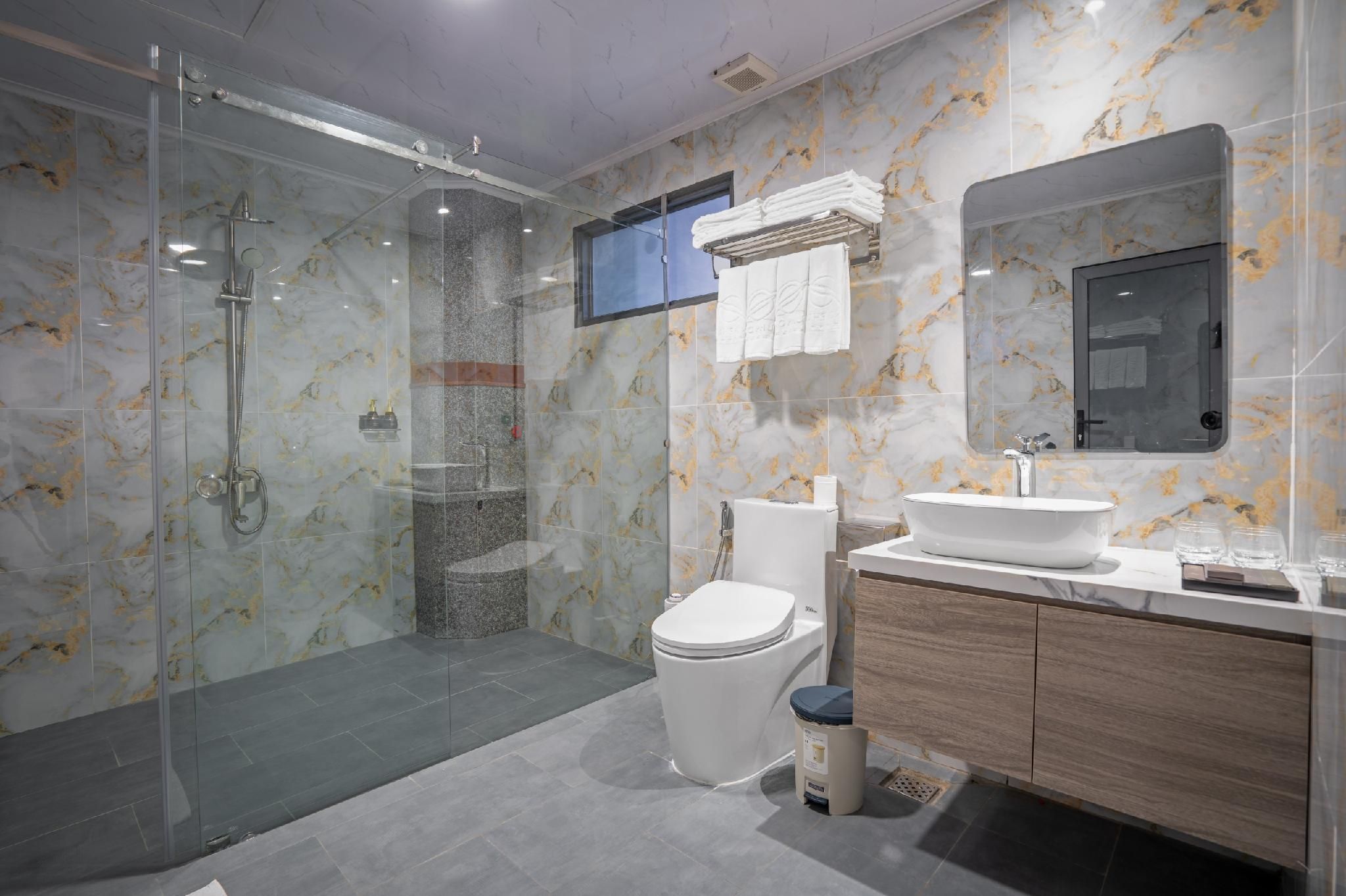 Deluxe City View King Room