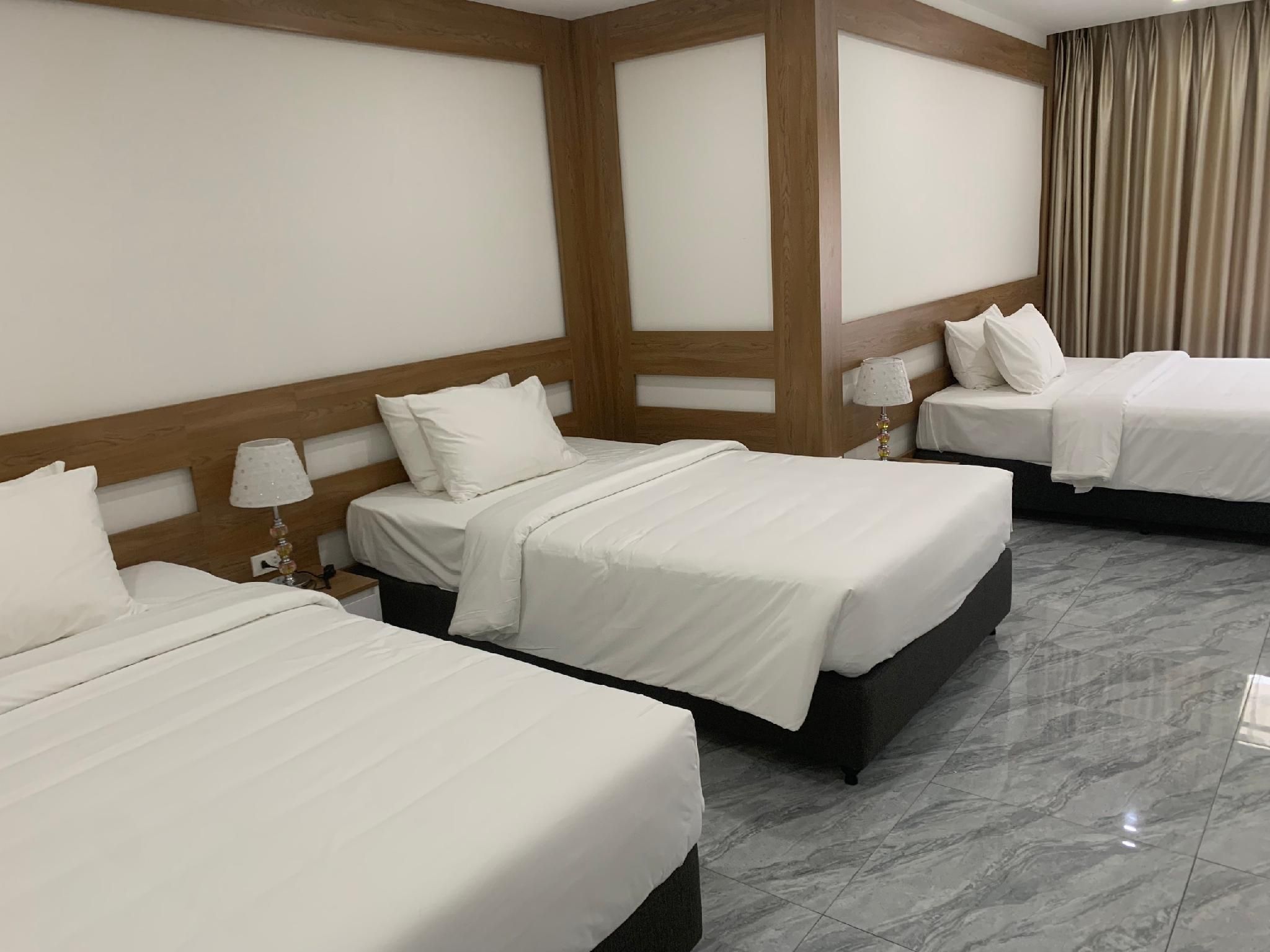 Triple Family Room