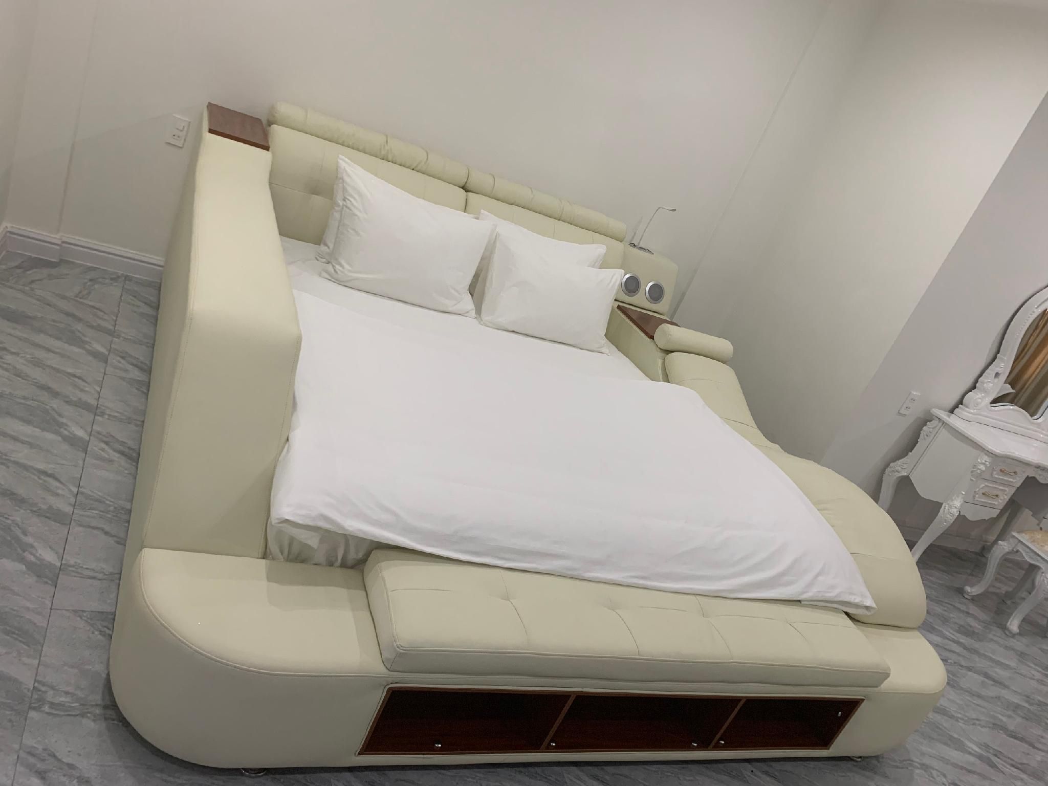 Suite with Private Bathroom