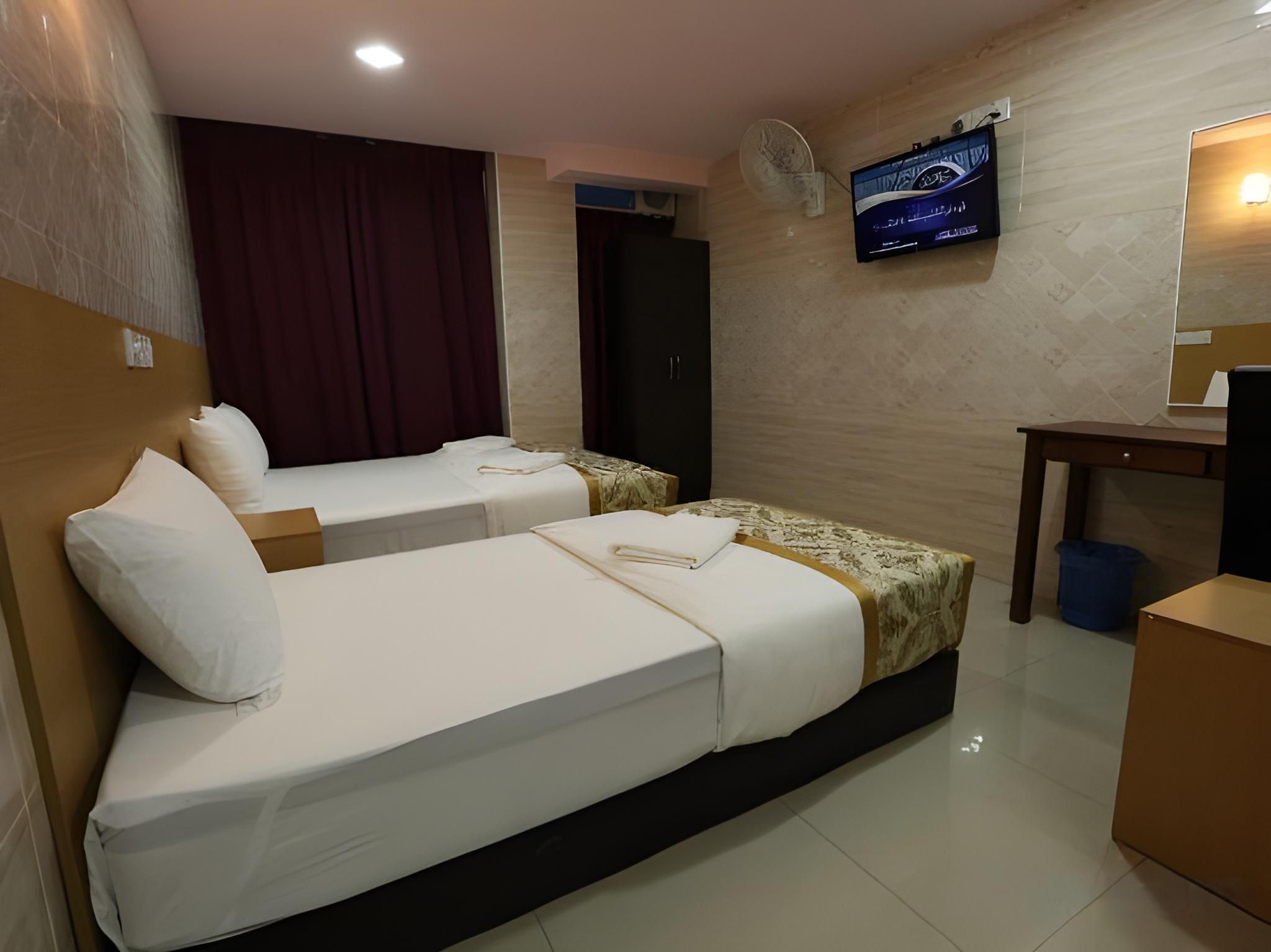 MEACO ROYAL HOTEL-LUCENA  CITY Deluxe Twin Room