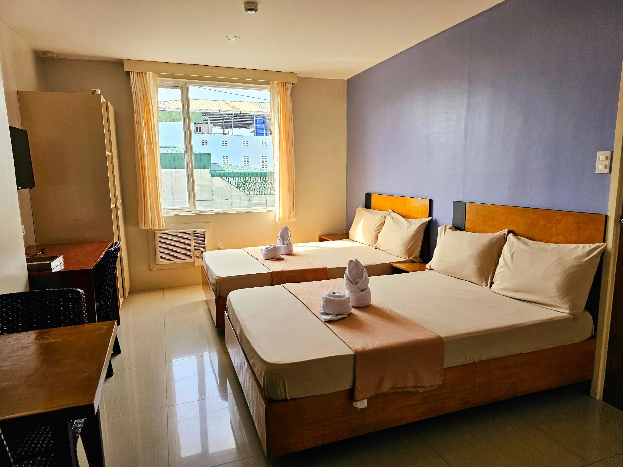 Jaelle Residences Hotel - Downtown Connecting Family Room