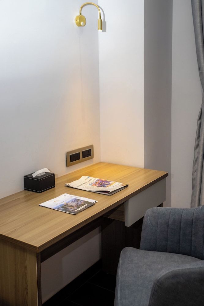 Hotel De Crown Inn Super Deluxe Room 3