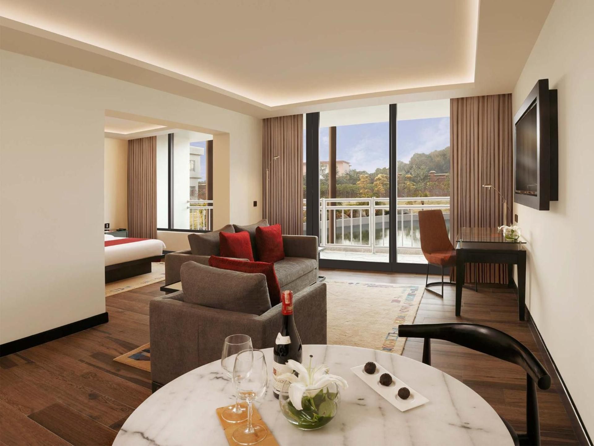 Tiger Palace by Soaltee Suite 3