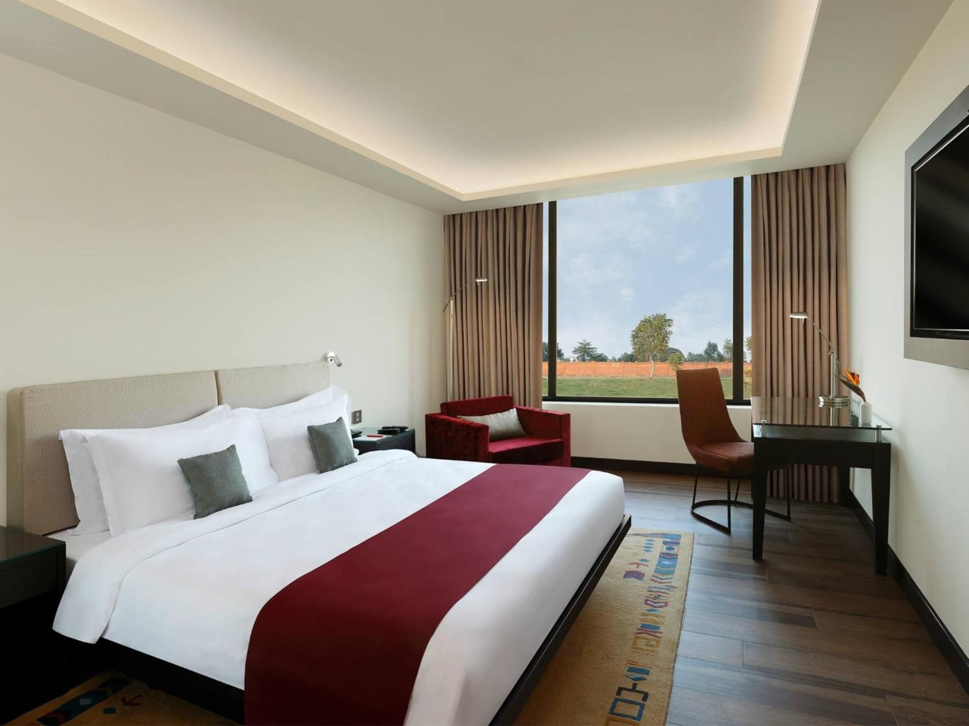 Tiger Palace by Soaltee Deluxe King 2