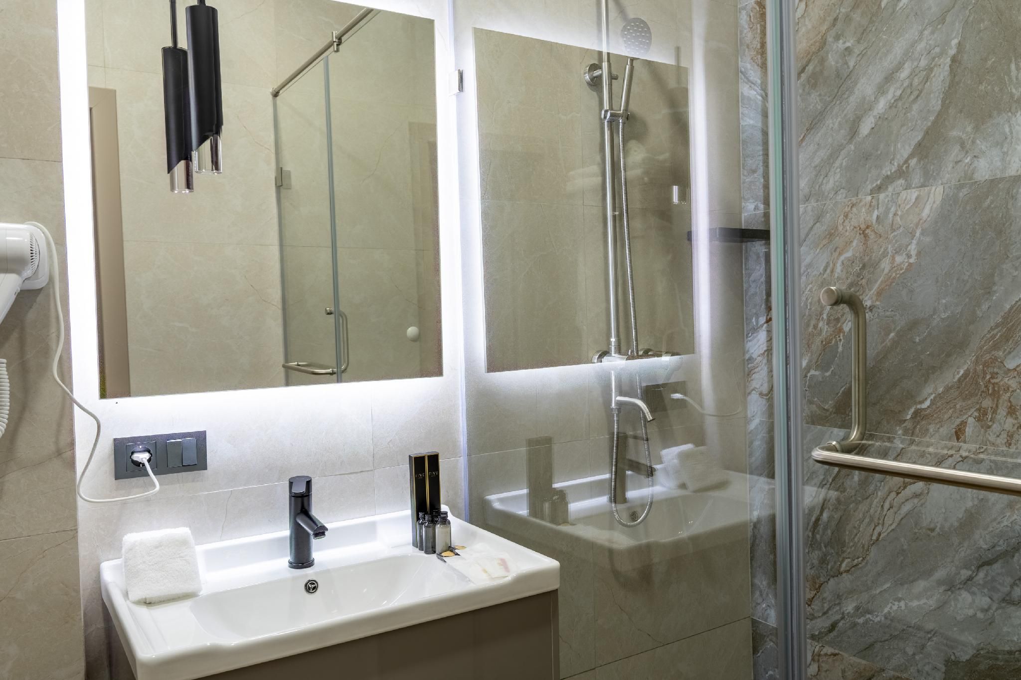 Five Hotel Apartment - 2 Bedrooms 3