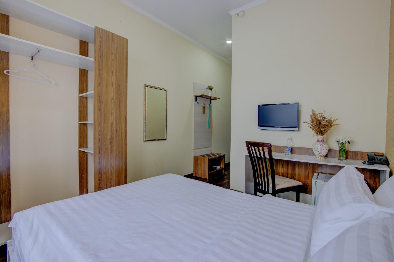 Standard Single Room - Non-Smoking, Breakfast Included
