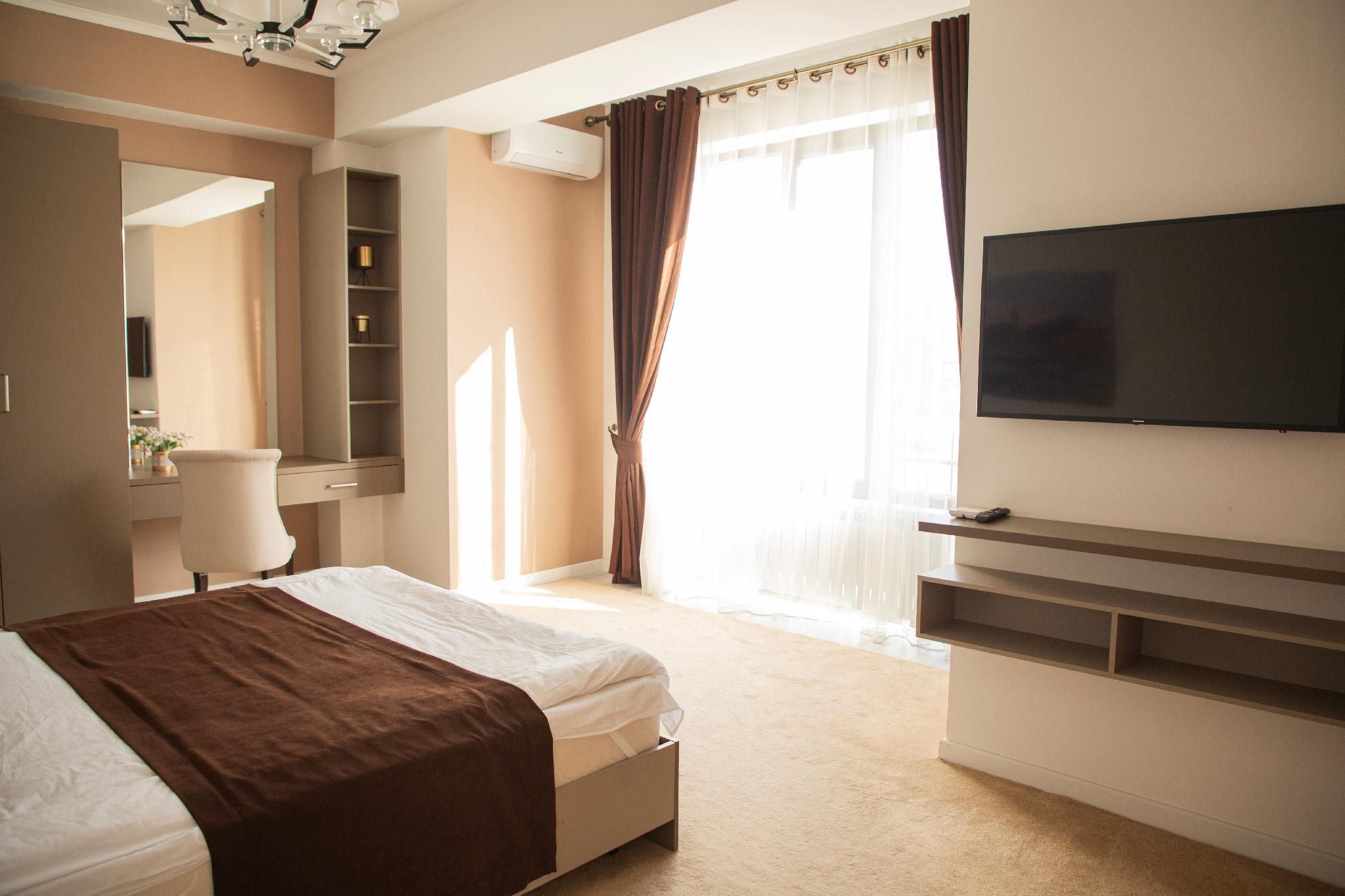 1 Bedroom and 1 Living Room