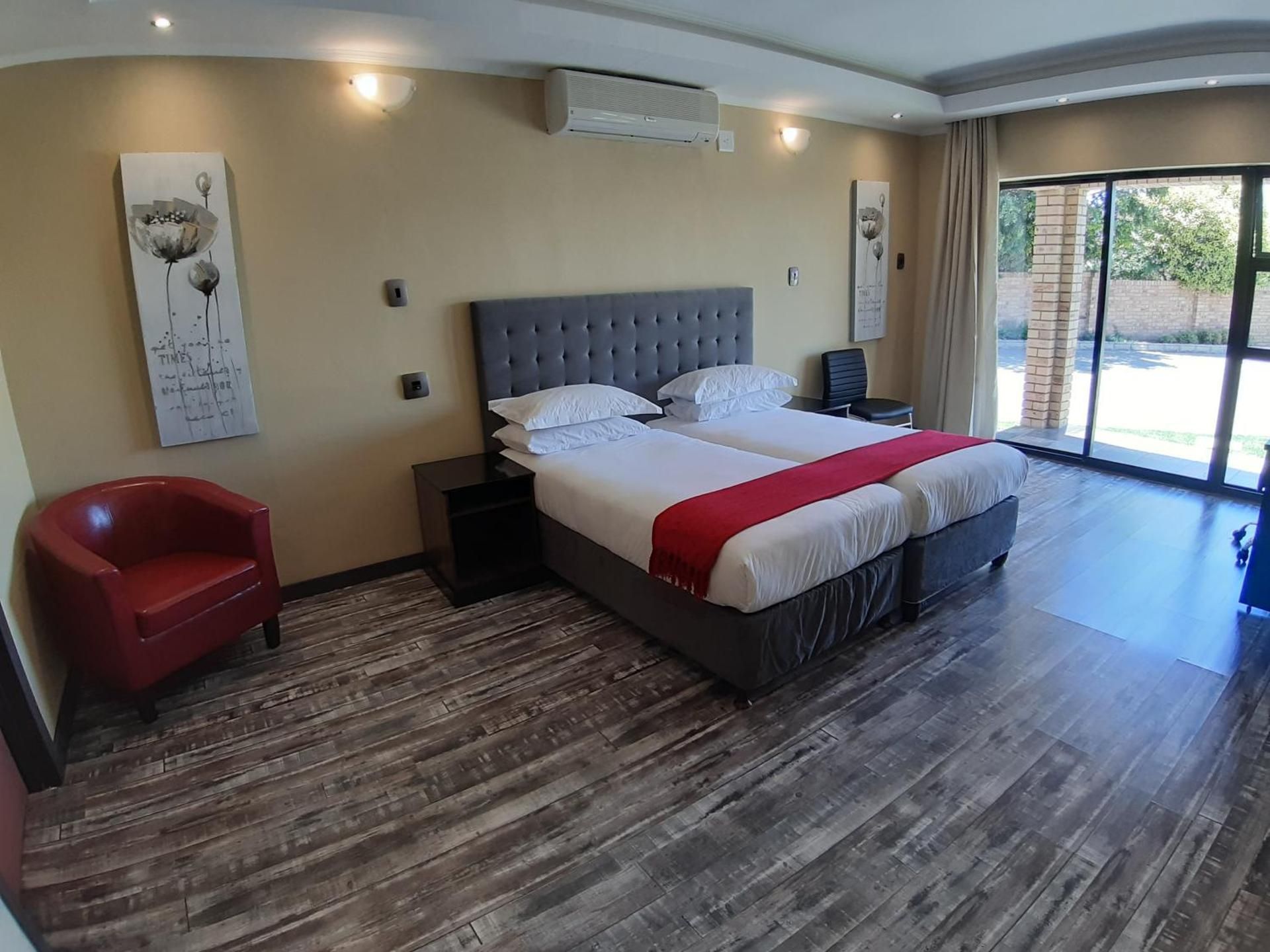 Superior Twin Room with City View