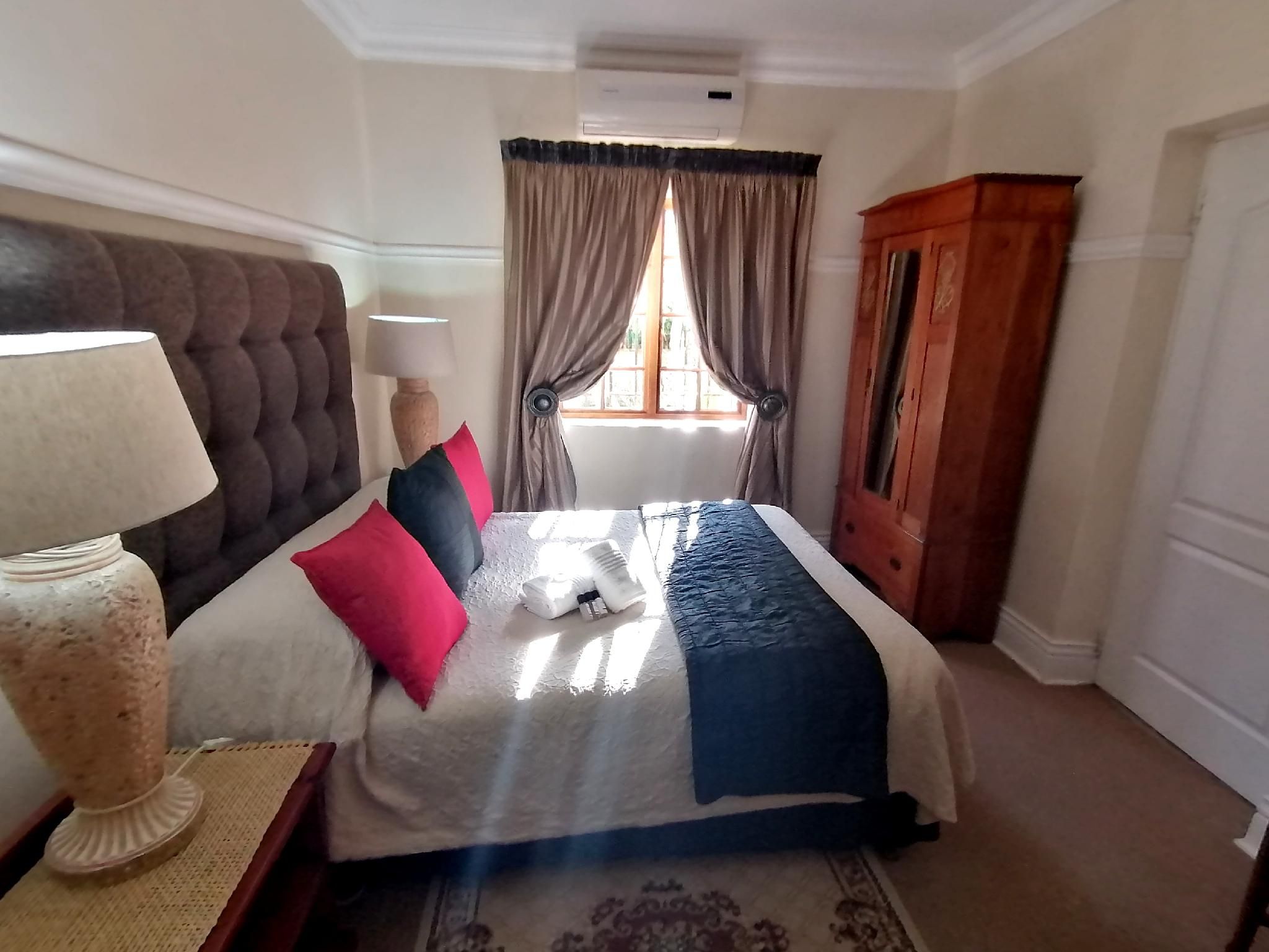 M Luxury Room (Shower Only)