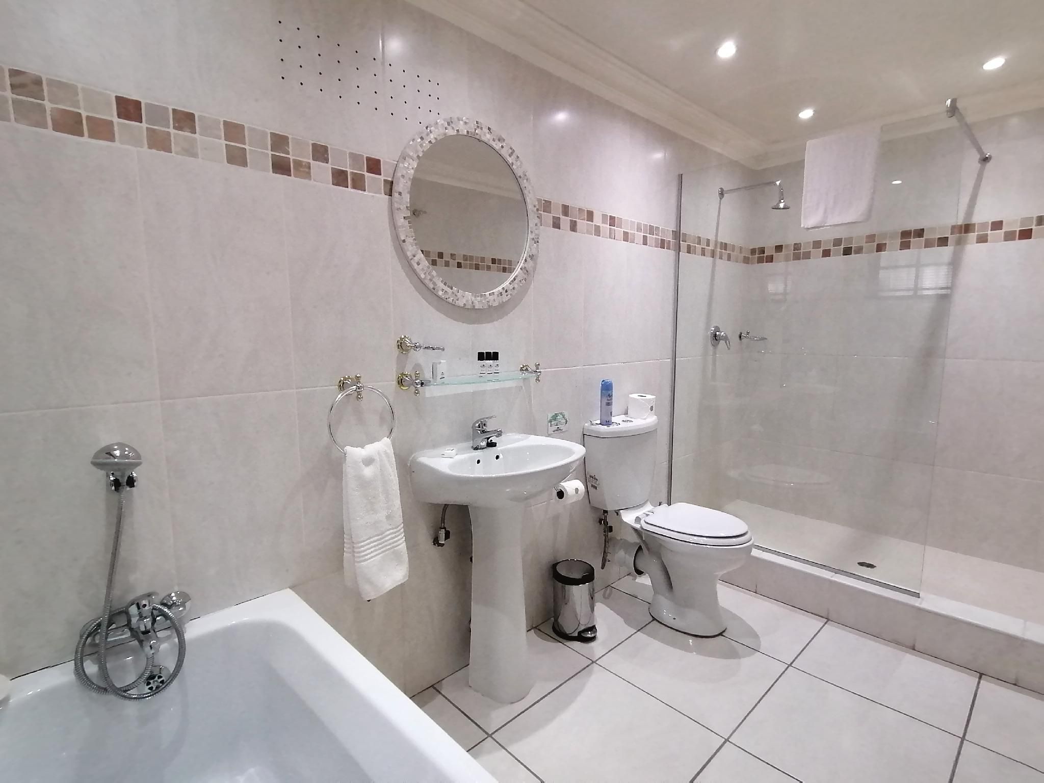 Luxury Room (Shower & Bath)