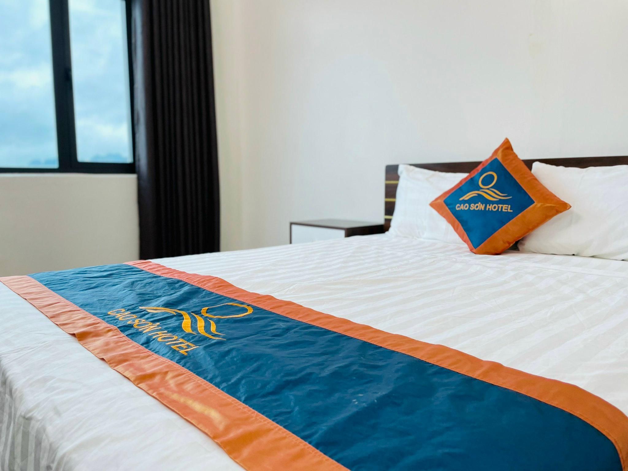 Cao Son Hotel Cam Pha Double Room 2