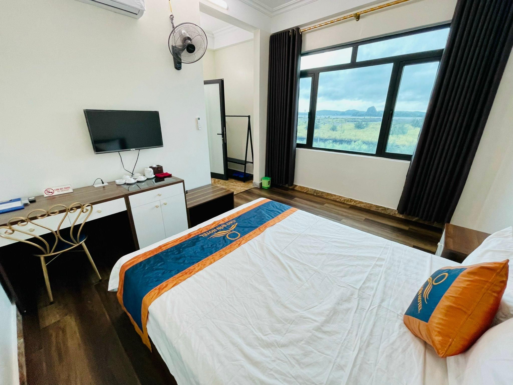 Cao Son Hotel Cam Pha Double Room with Sea View