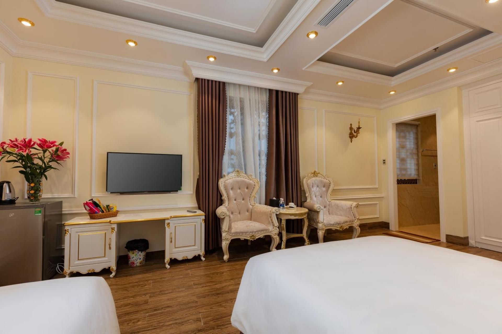 Cẩm Bình Hotel Deluxe Twin Room 3