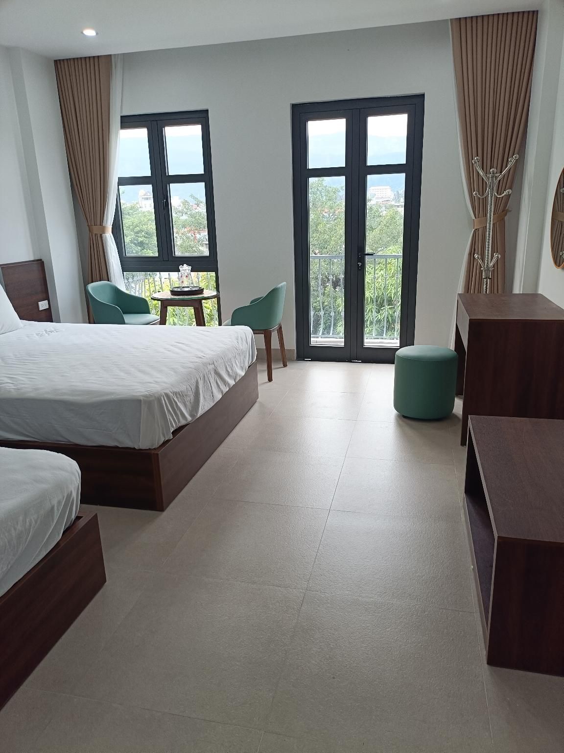 Deluxe Twin Room Type A