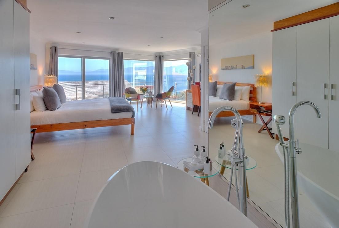 Honeymoon Suite