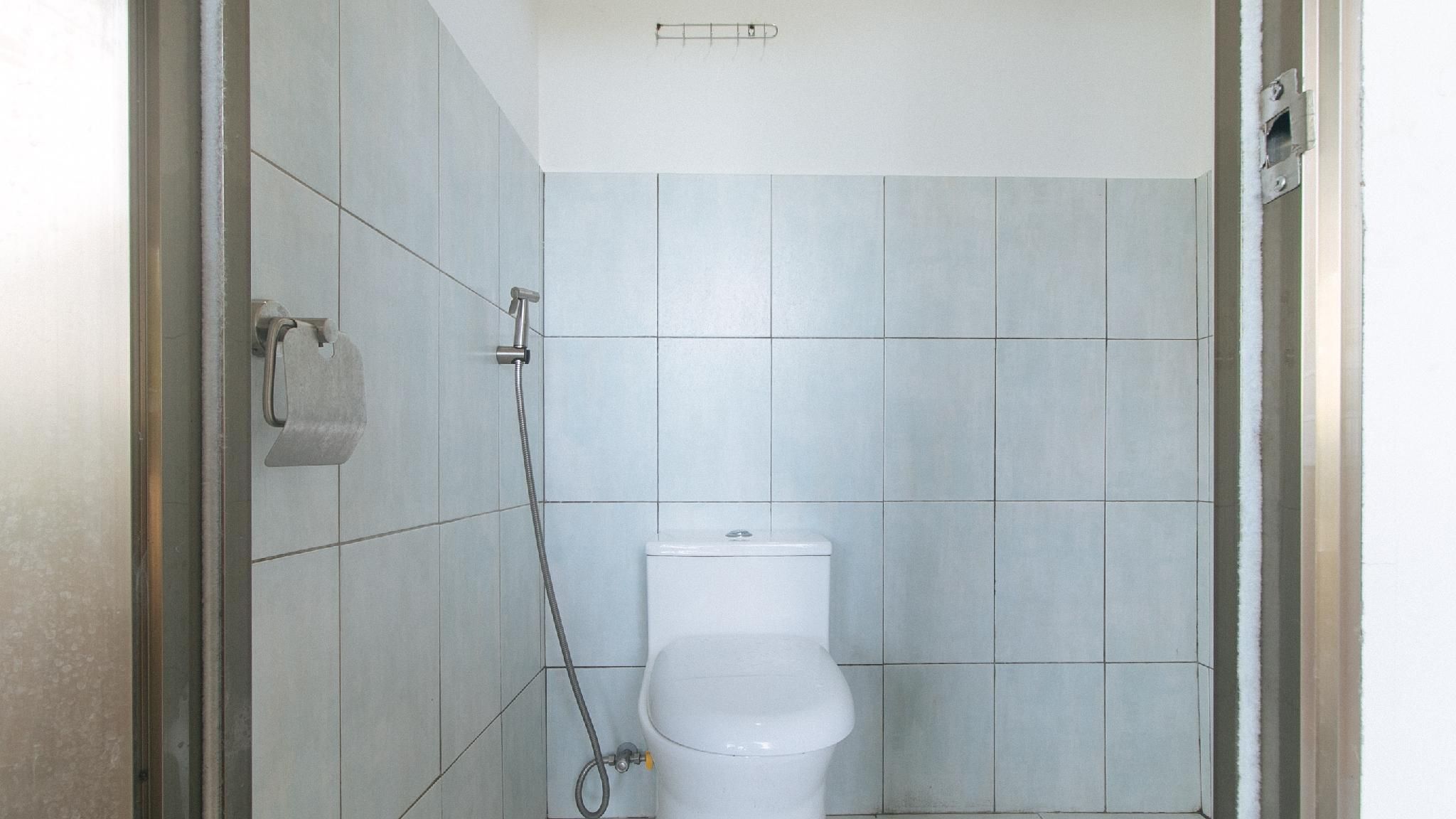 Marco’s Tourist Inn by RedDoorz Family Room 2