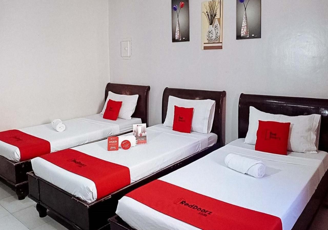 RedDoorz Near Ormoc Port Terminal Triple Room