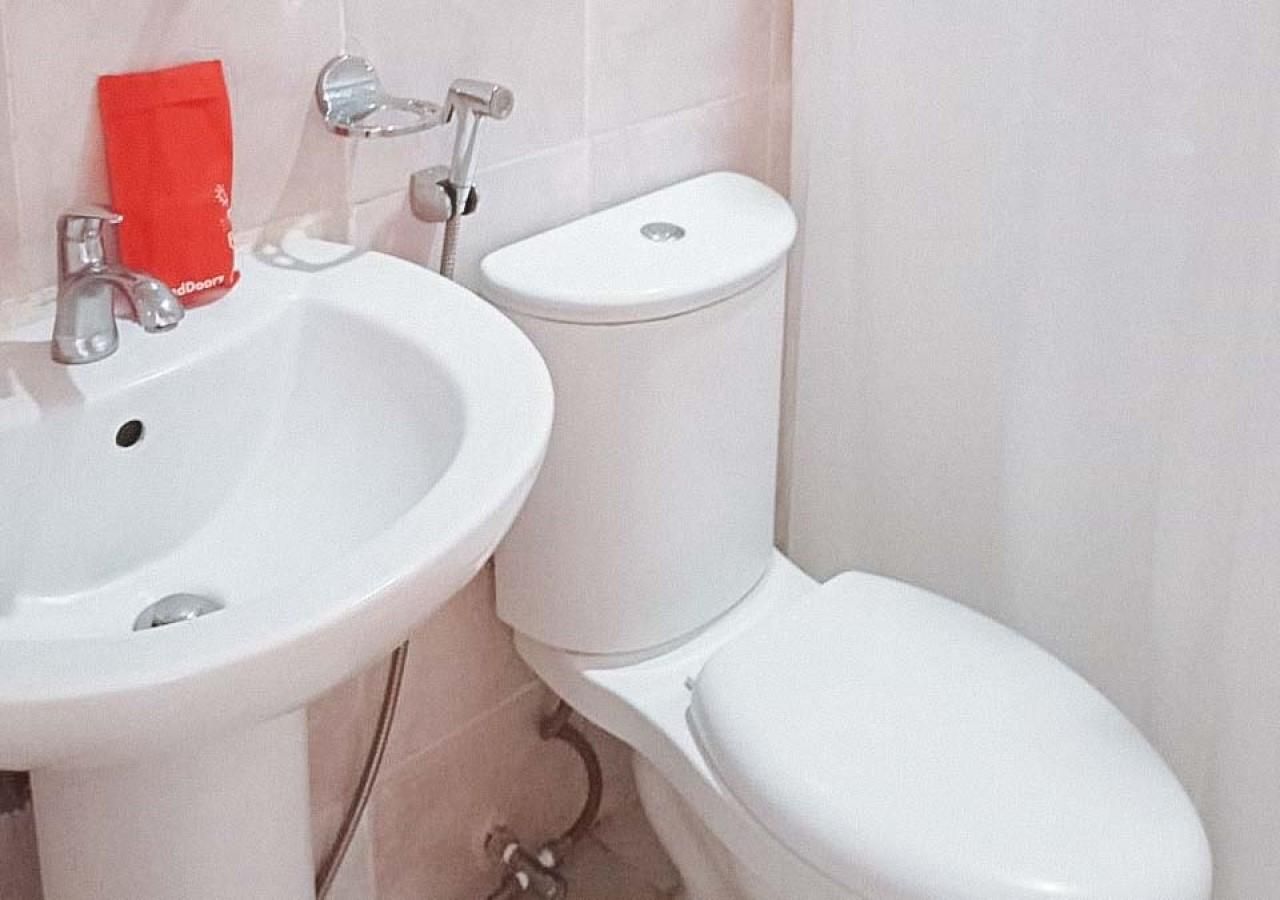 RedDoorz Near Ormoc Port Terminal Triple Room 3