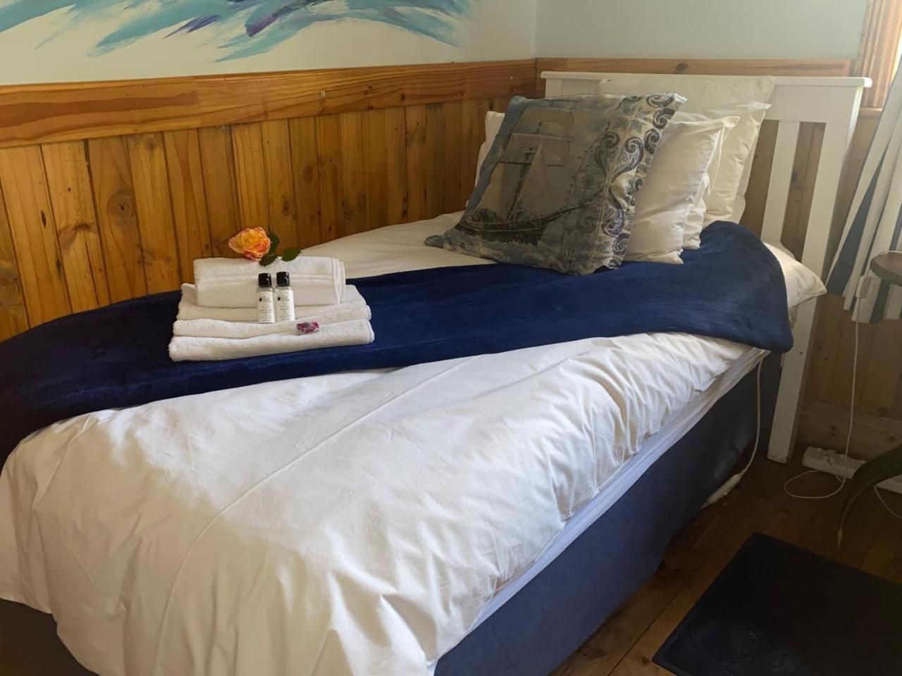 Twin Room with Shared Bathroom