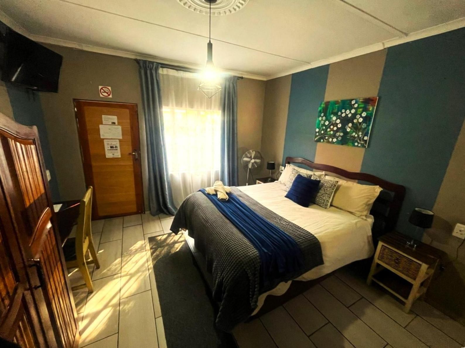 Deluxe Queen Room