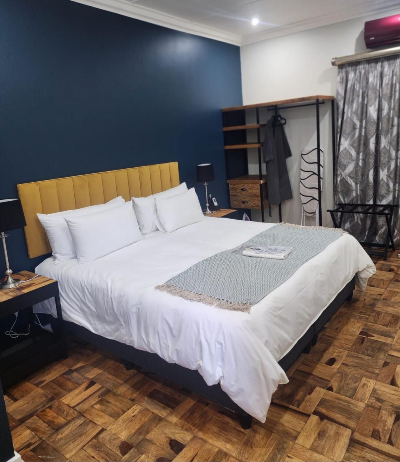 Deluxe King Suite