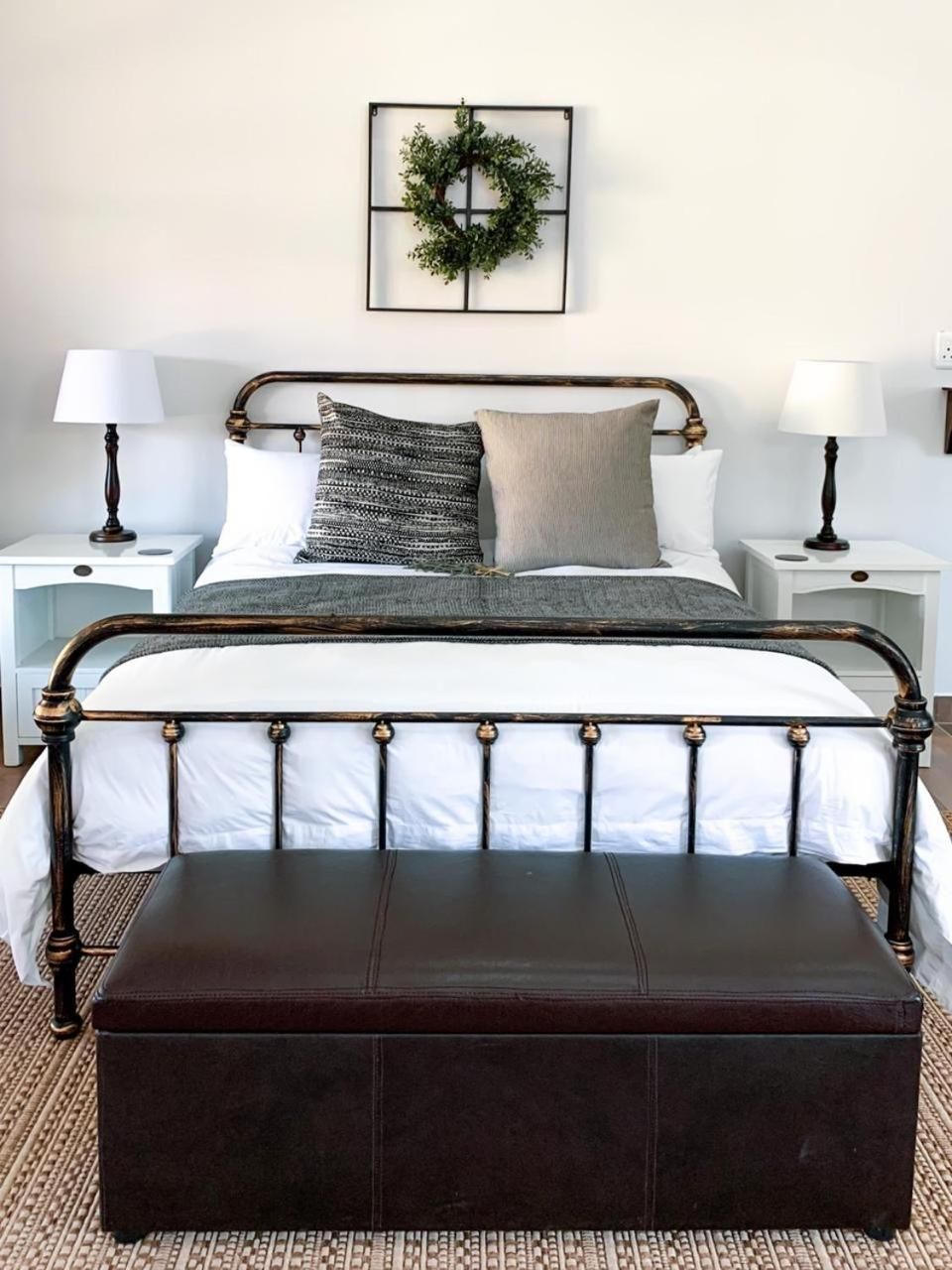 Economy Queen Room
