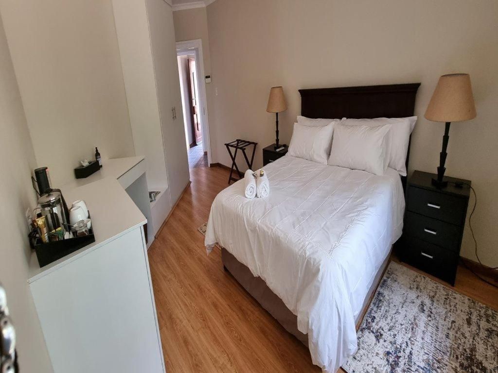 Luxury Queen Room