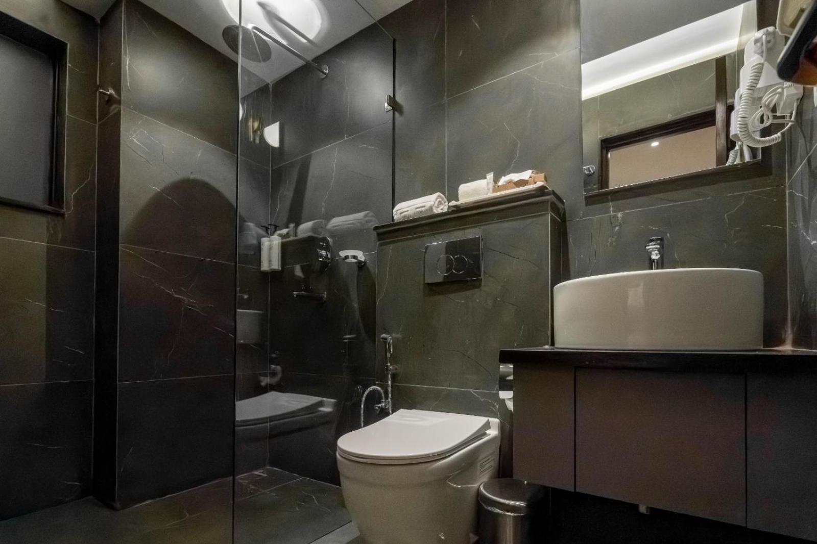 Ila Comfort Executive Suite 6