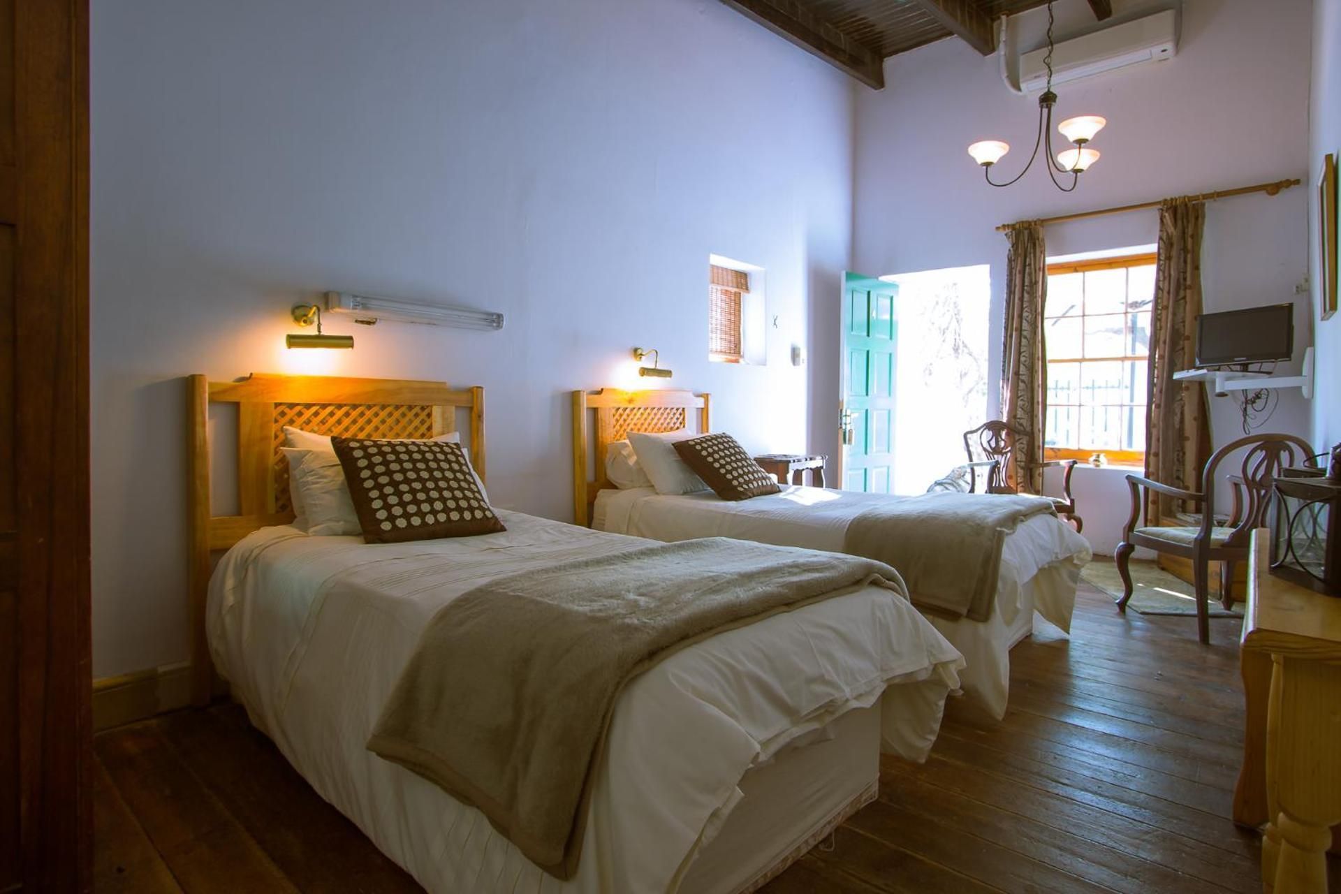 The Barracks Standard Twin Room