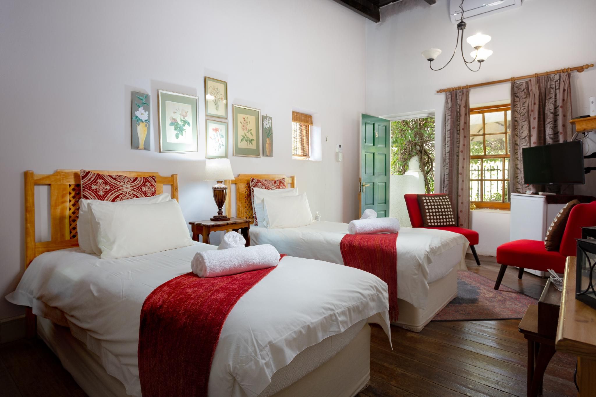 The Barracks Twin Room with Private Bathroom 2