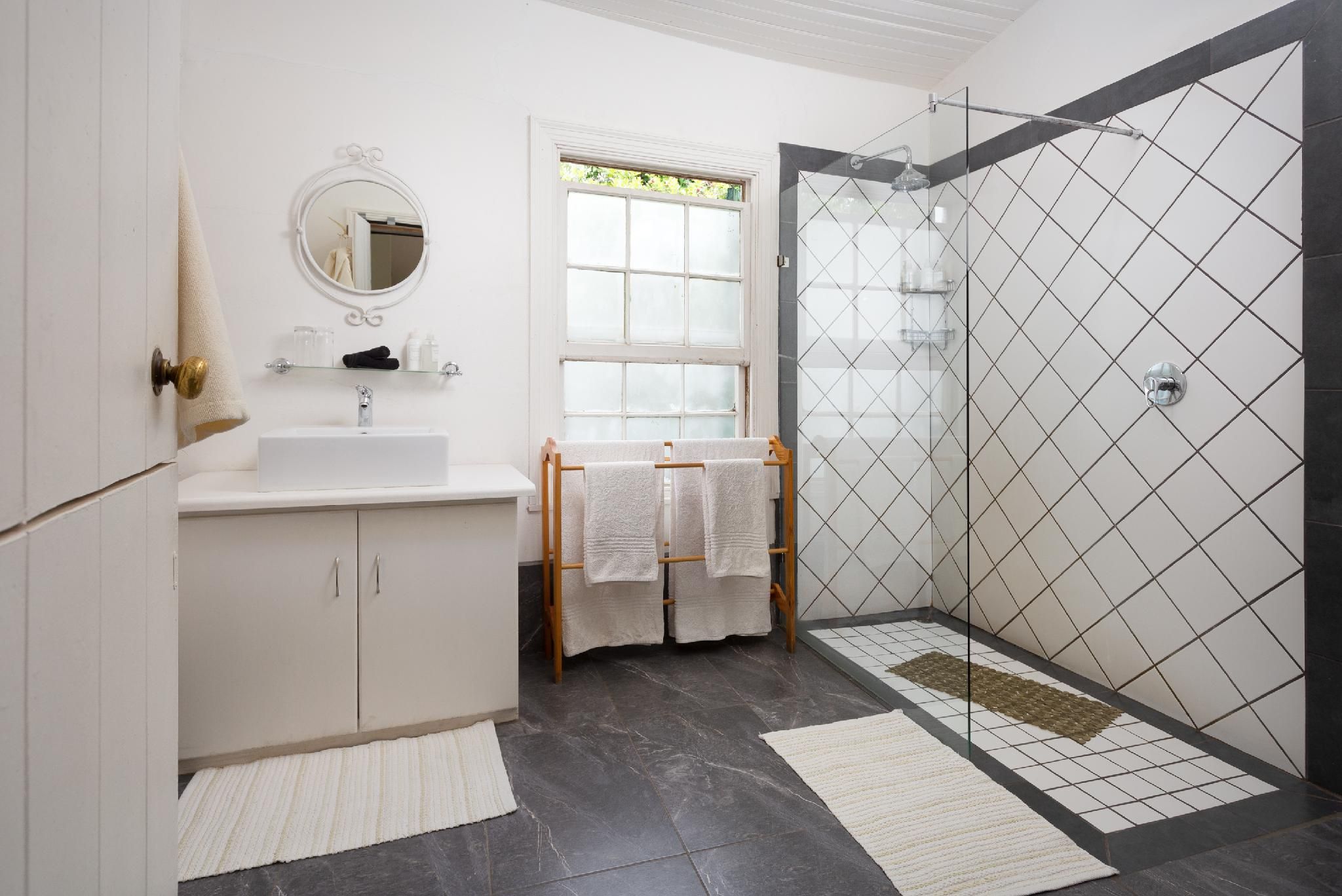 King Room - Non-Smoking