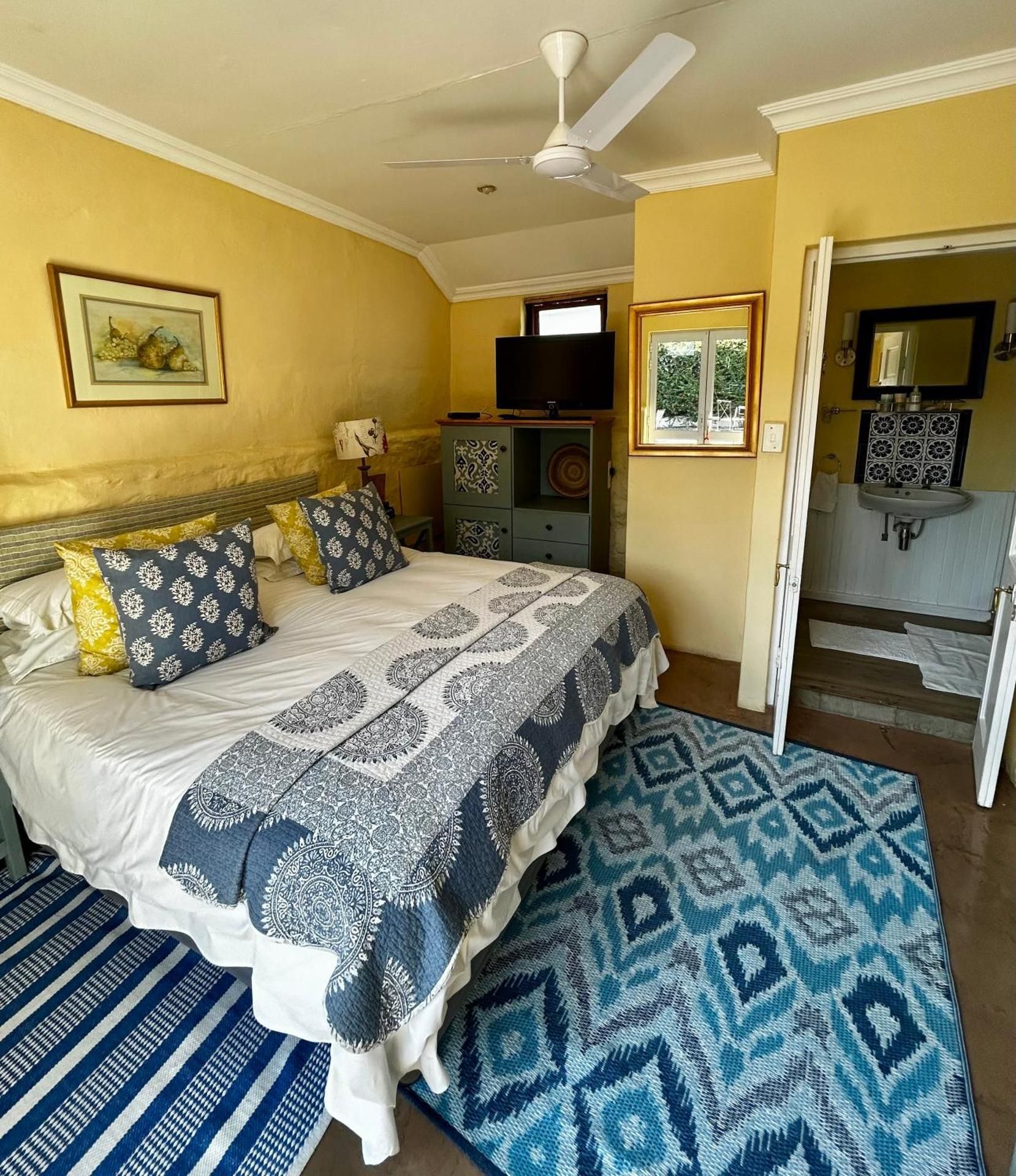Standard Queen Room