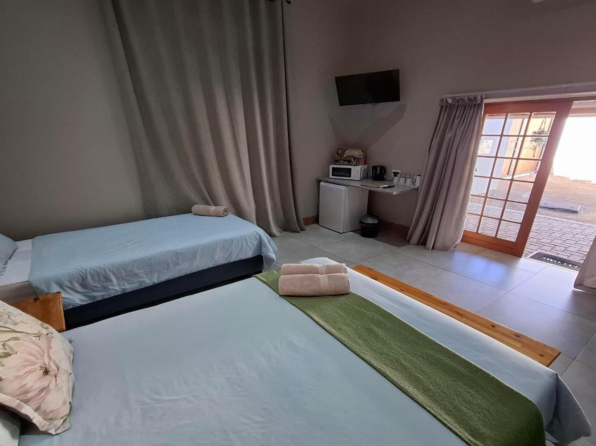 Triple Room with Private Bathroom