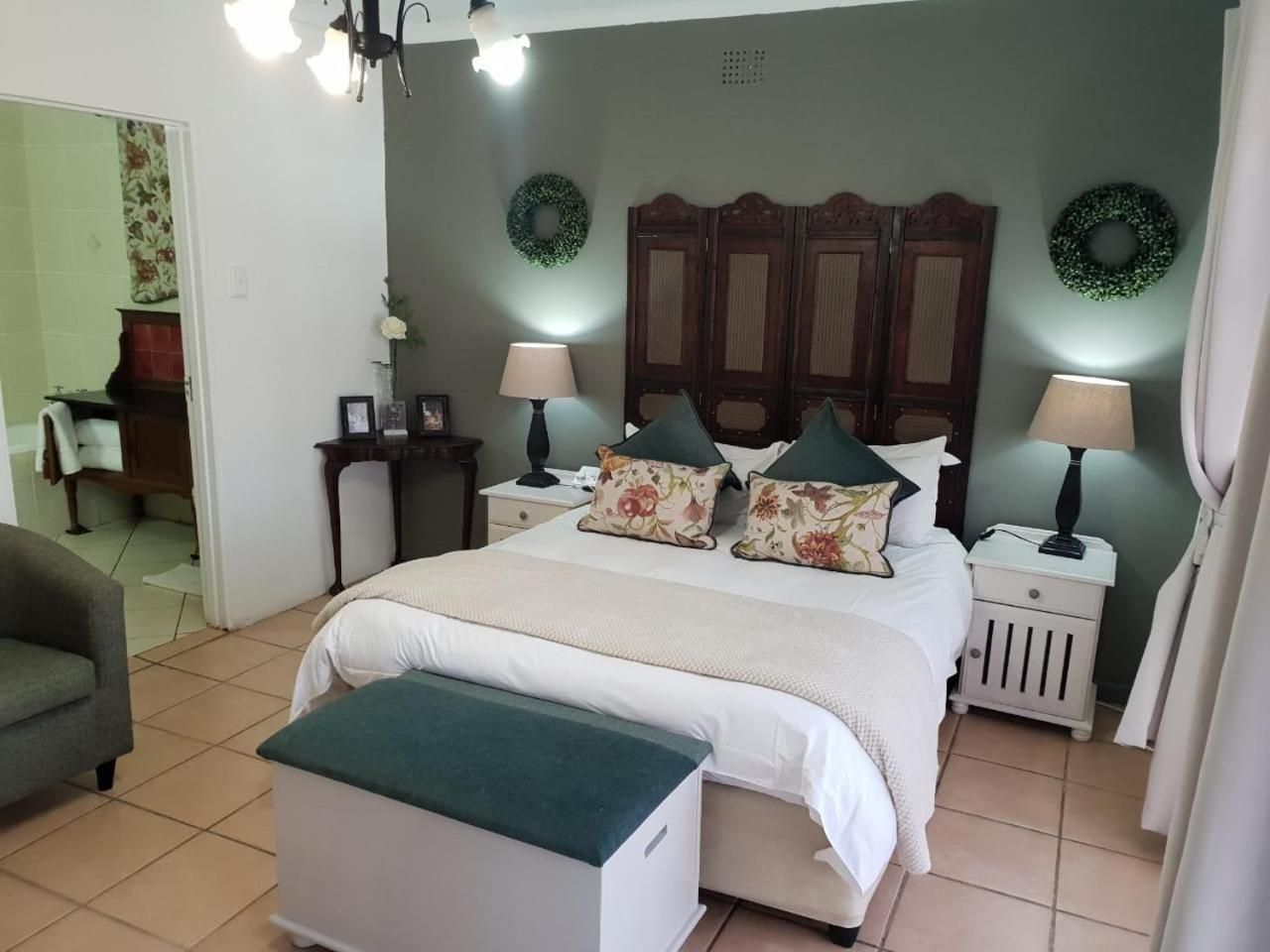Deluxe Queen Room